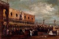 Venise Une vue de la Piazzetta vers le sud avec le Palazzo Ducale école vénitienne Francesco Guardi